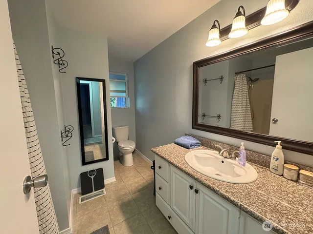 $895,000 | 19310 1st Avenue Southeast, Bothell, WA 98012