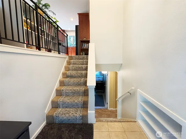 $895,000 | 19310 1st Avenue Southeast, Bothell, WA 98012