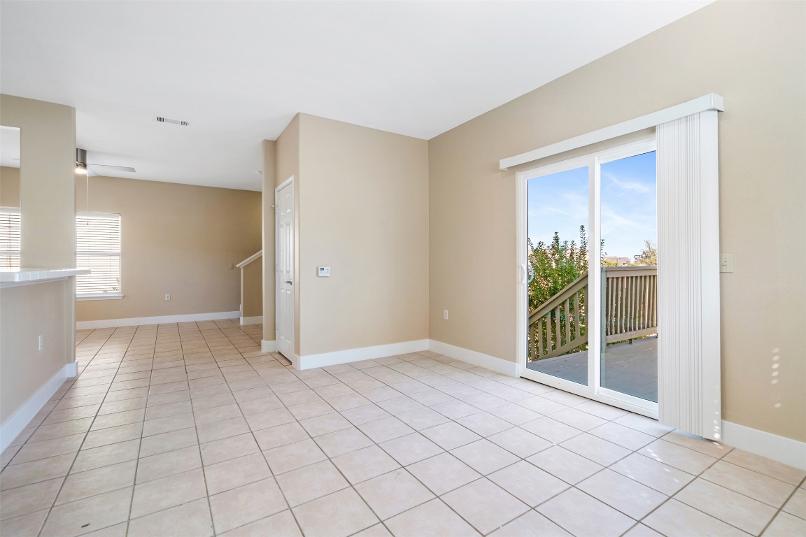 5909 Signal Point Austin, TX 78724 - Photo 17 of 32 an empty room with windows