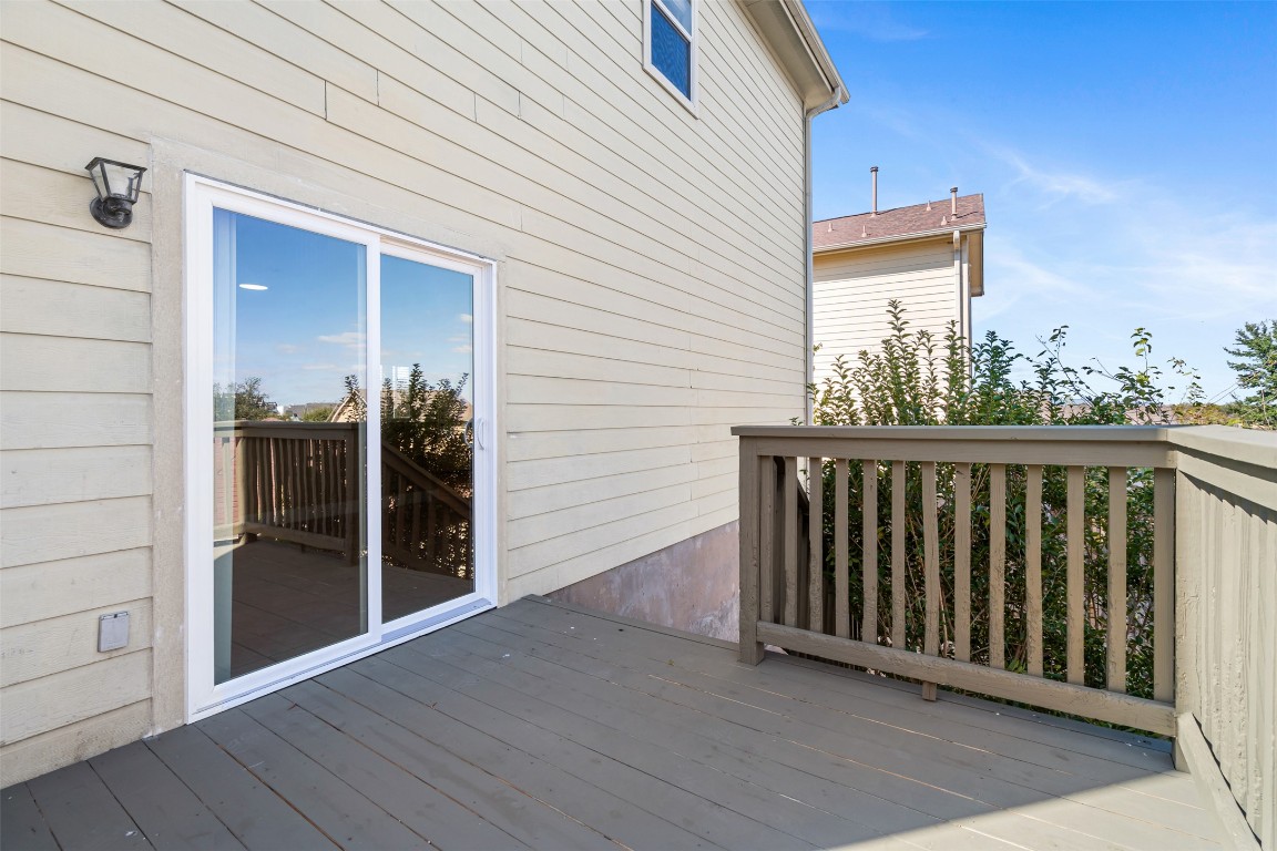 5909 Signal Point Austin, TX 78724 - Photo 19 of 32 a view of a terrace