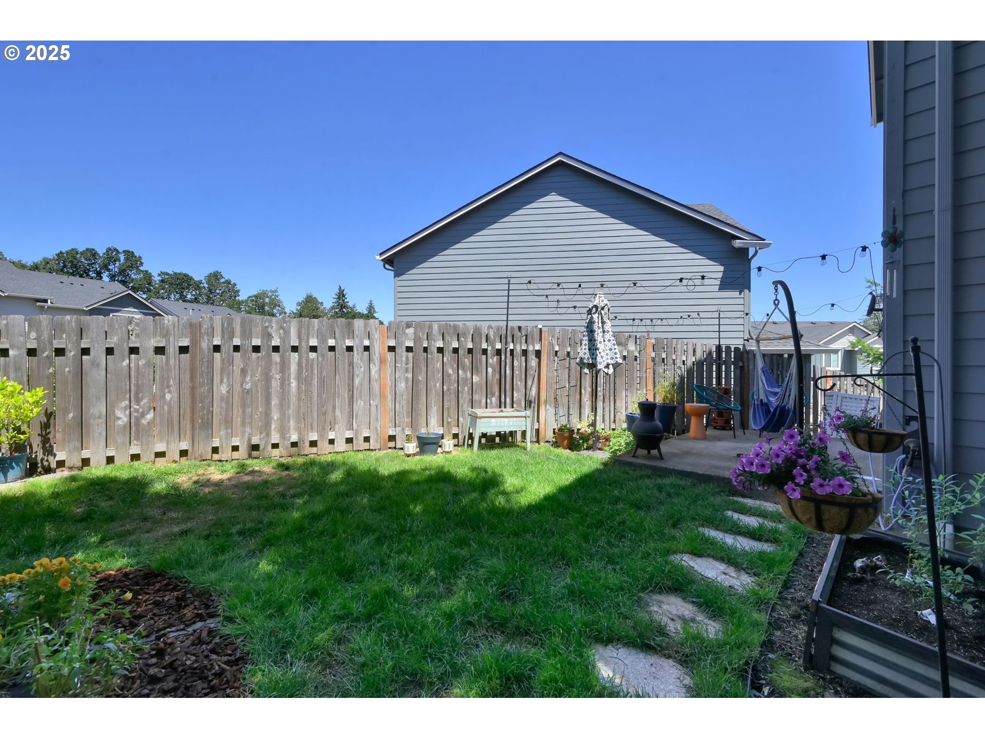 2470 Fieldcress Road Eugene, OR 97403 - Photo 33 of 36 a view of a back yard of the house