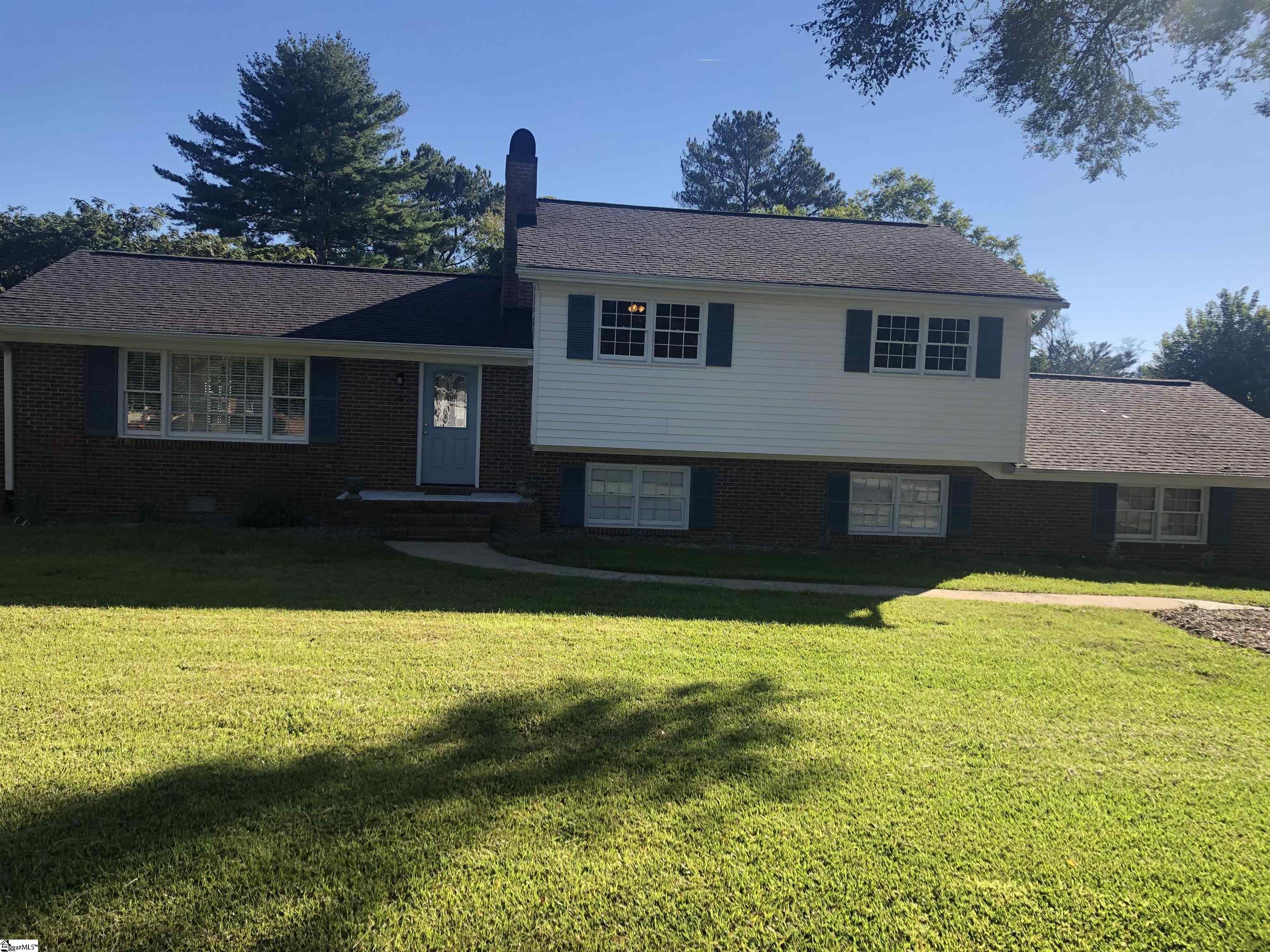 6 Cunningham Road Taylors, SC 29687 - Photo 1 of 17