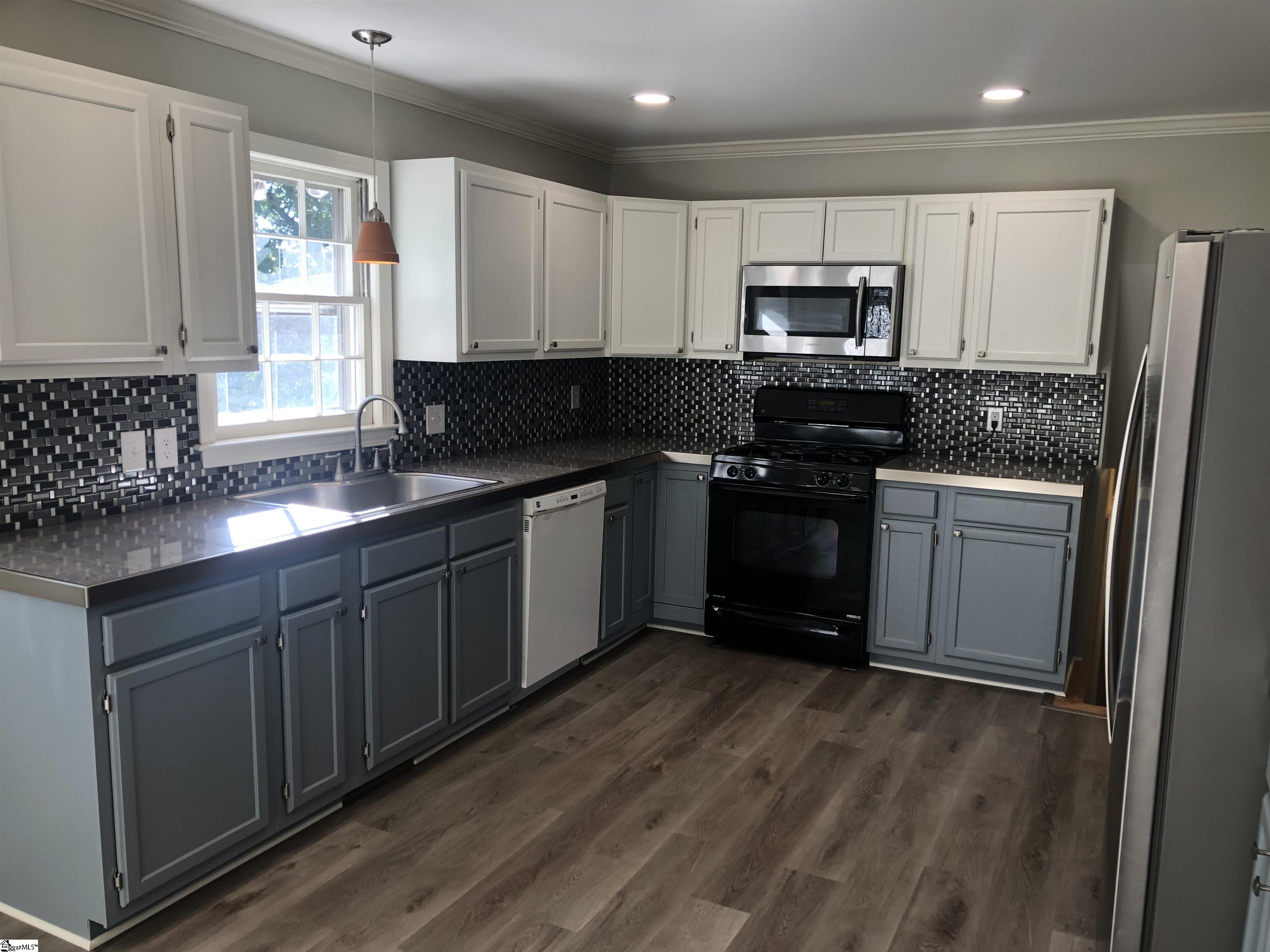 6 Cunningham Road Taylors, SC 29687 - Photo 7 of 17