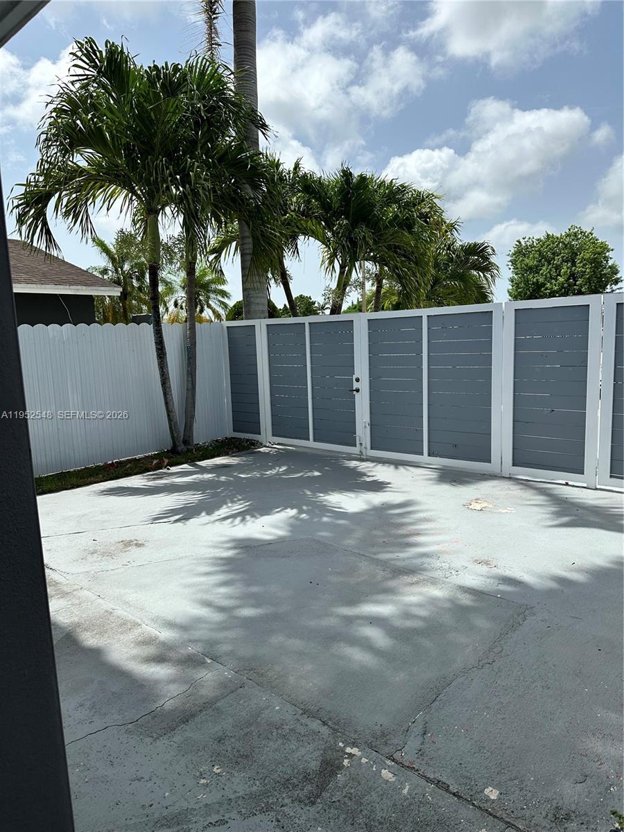 11631 Southwest 179th Terrace Miami, FL 33157 - Photo 3 of 19