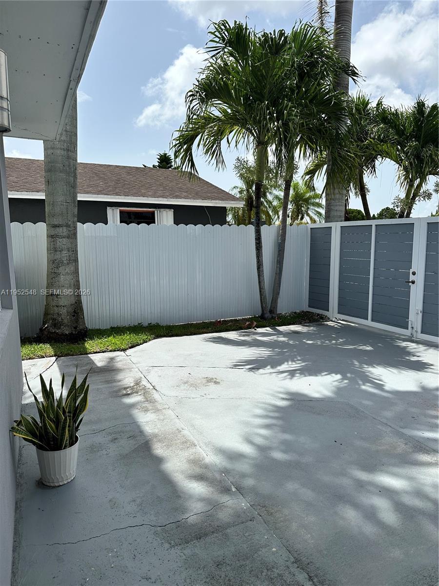 11631 Southwest 179th Terrace Miami, FL 33157 - Photo 4 of 19