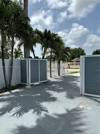 a view of a parking space