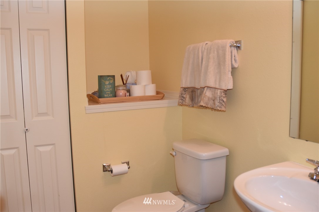 2032 187th Place Southeast Bothell, WA 98012 - Photo 4 of 22