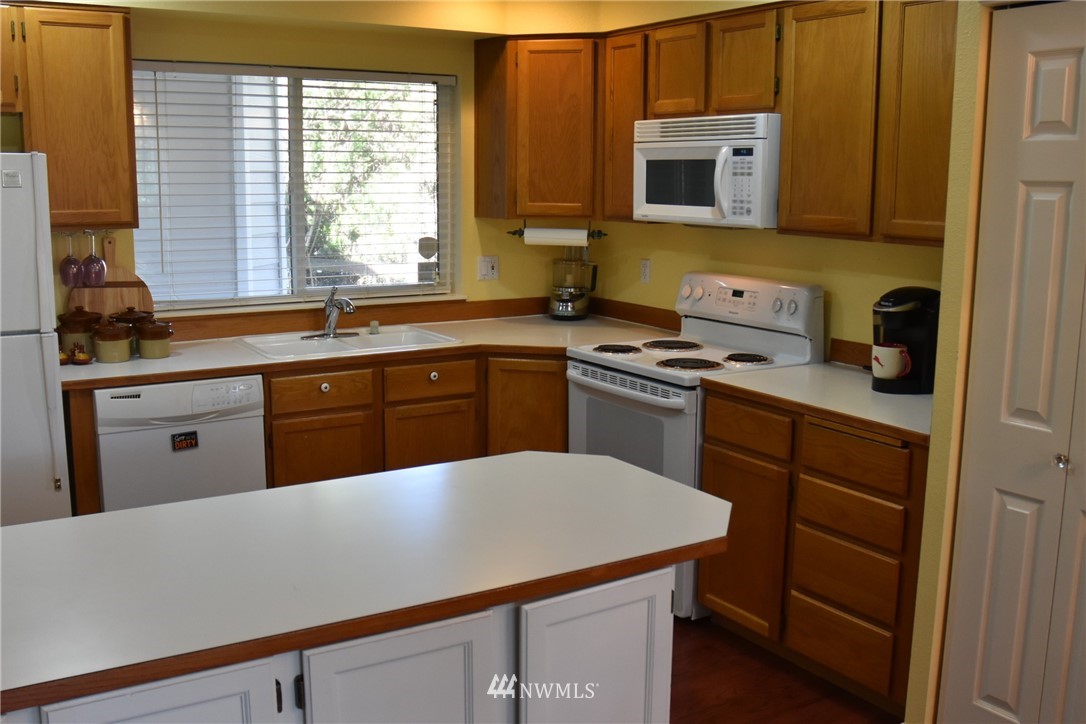 2032 187th Place Southeast Bothell, WA 98012 - Photo 5 of 22