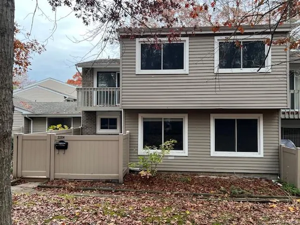 $524,999 | 228 Springmeadow Drive, Unit H, Holbrook, NY 11741