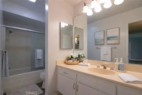 $585,000 | 564 North Bellflower Boulevard, Unit 109, Long Beach, CA 90814
