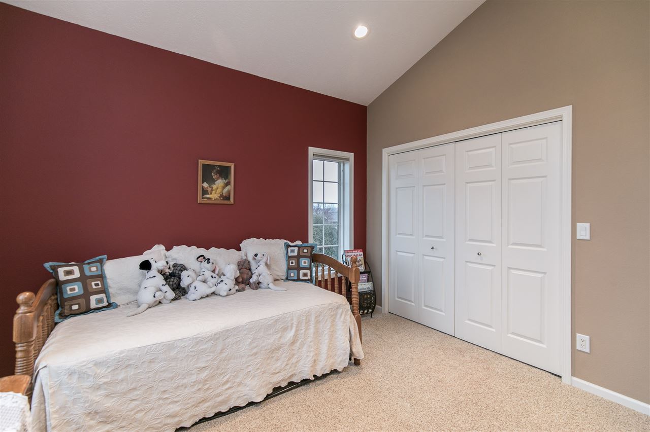 402 Prairie View Circle Fairfax, IA 52228 - Photo 39 of 49 Gallery Image 39