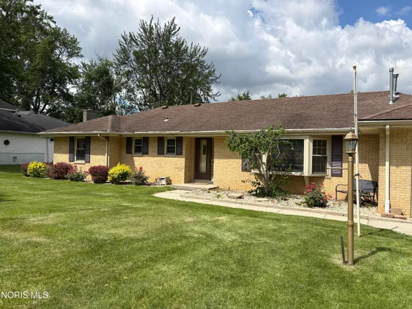 $250,000 | 430 Fairway Road, Findlay, OH 45840