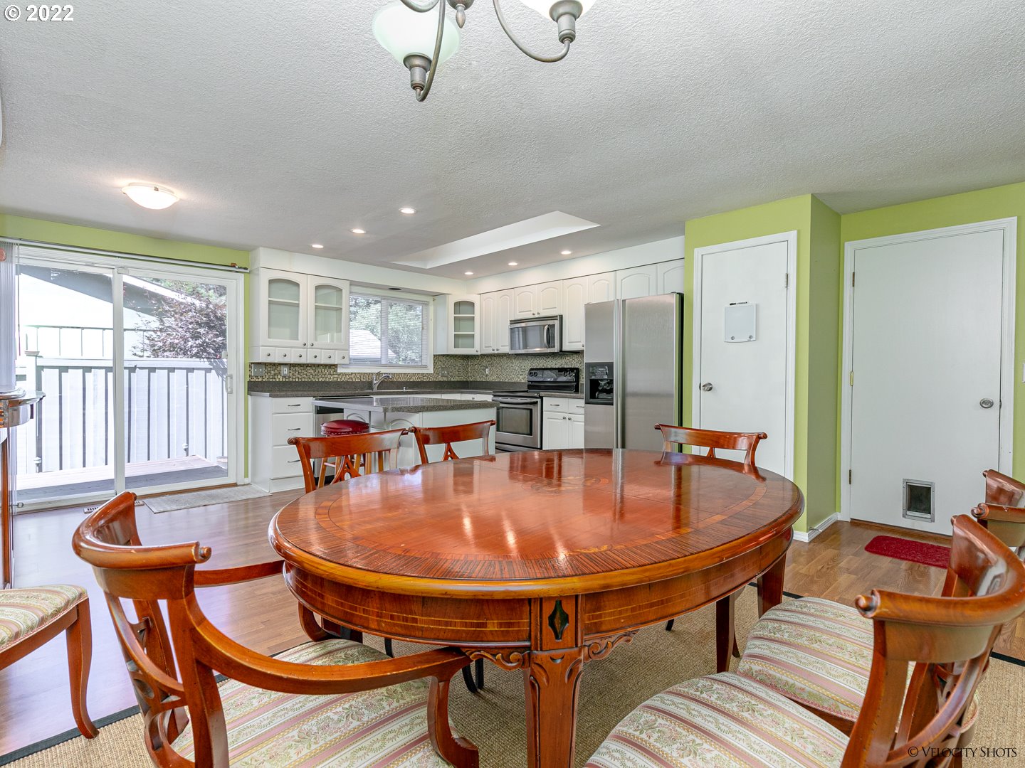 37260 Dubarko Road Sandy, OR 97055 - Photo 12 of 32 a dining room with furniture and window