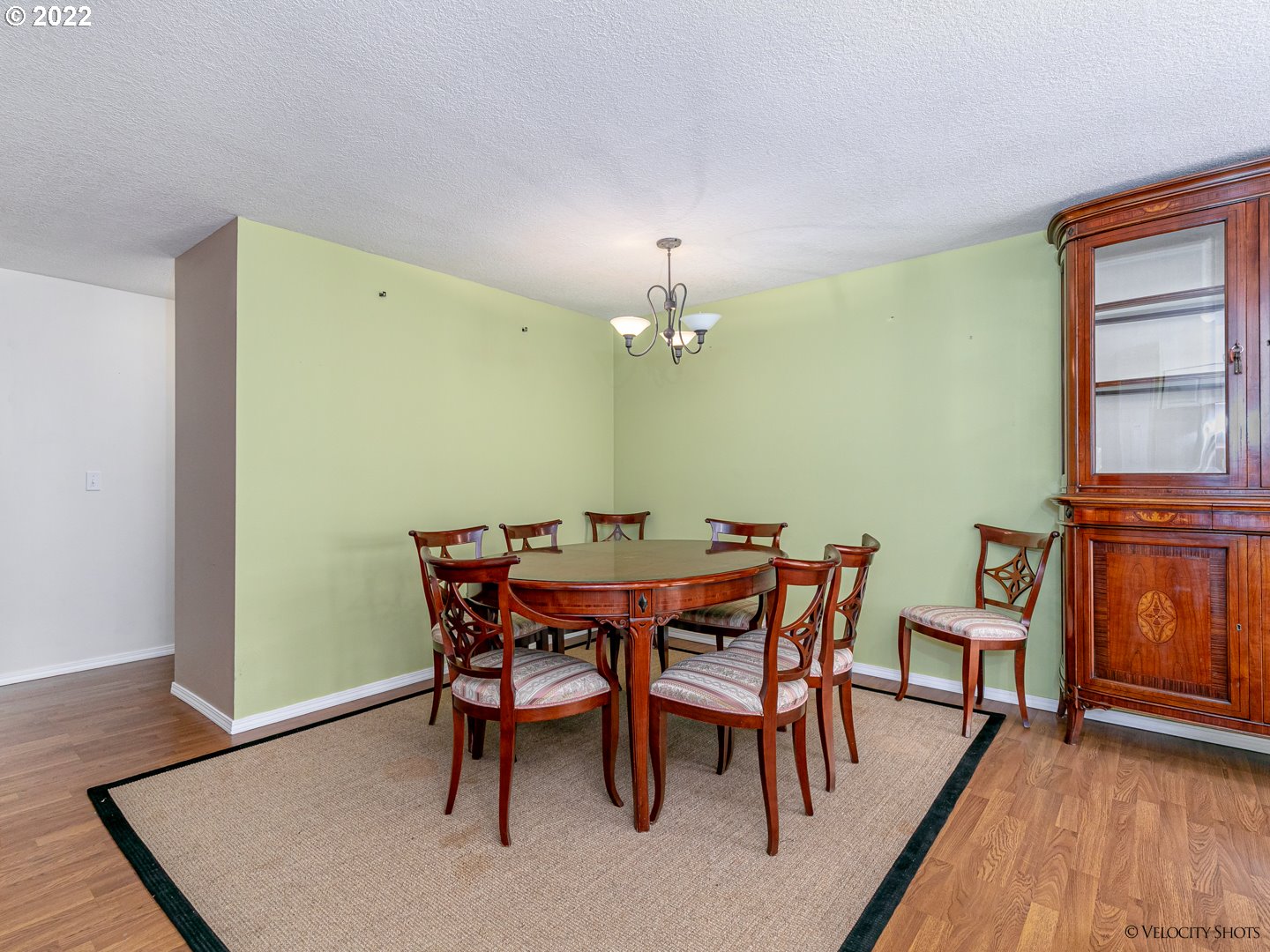37260 Dubarko Road Sandy, OR 97055 - Photo 14 of 32 a view of a dining room with furniture and wooden floor