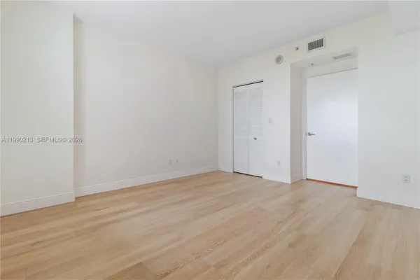 $440,000 | 325 South Biscayne Boulevard, Unit 1718, Miami, FL 33131