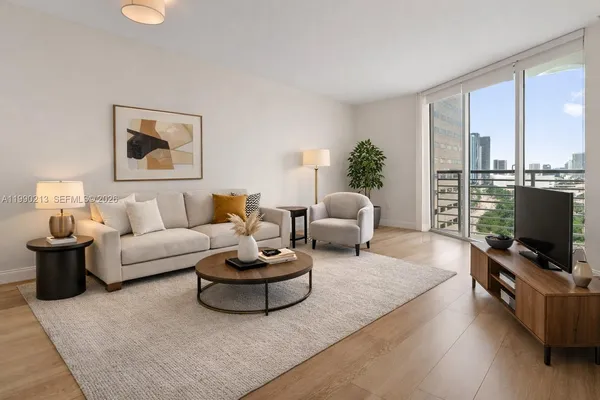 $440,000 | 325 South Biscayne Boulevard, Unit 1718, Miami, FL 33131