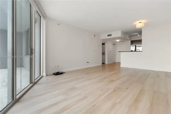 $440,000 | 325 South Biscayne Boulevard, Unit 1718, Miami, FL 33131