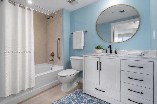 $440,000 | 325 South Biscayne Boulevard, Unit 1718, Miami, FL 33131