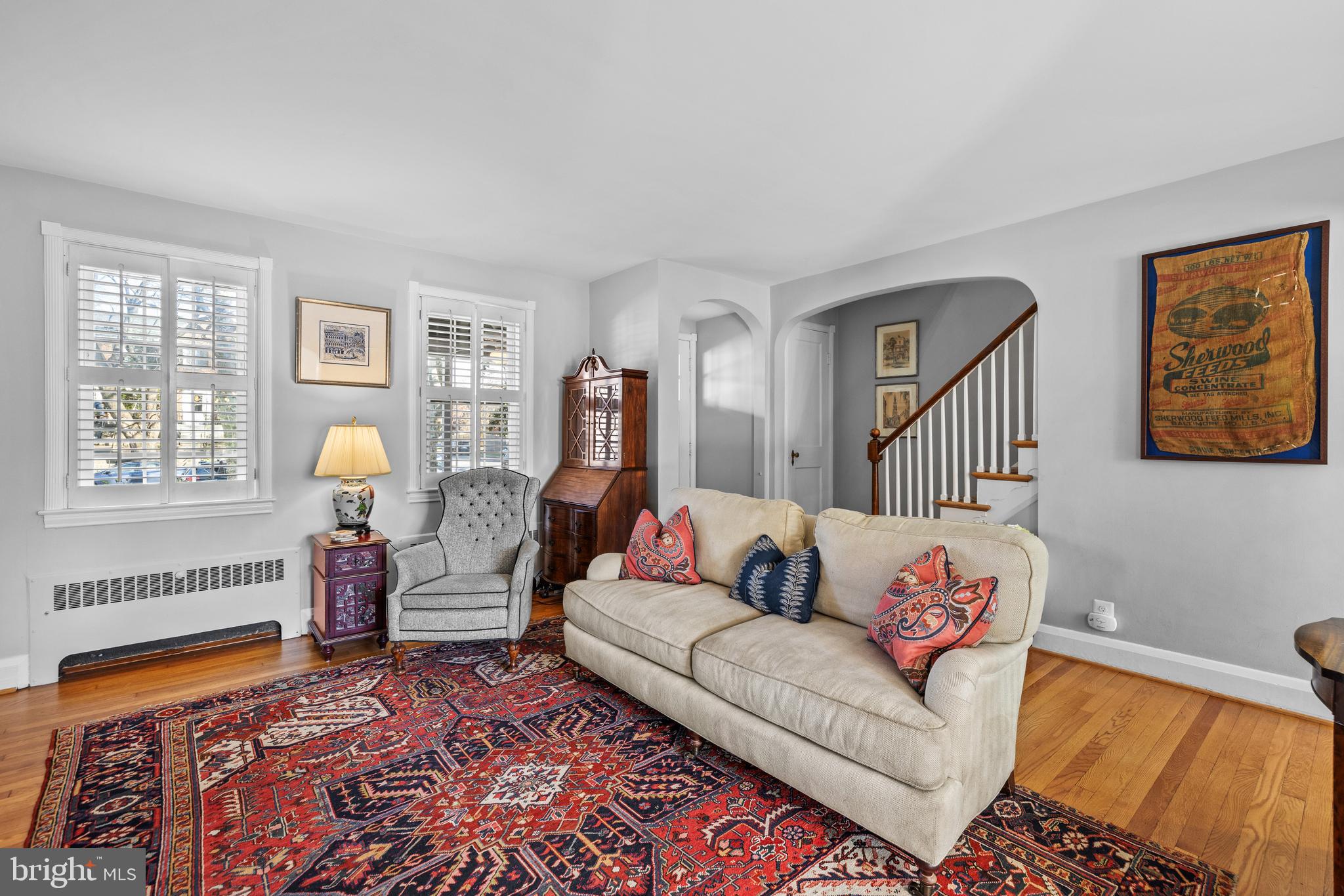 403 Dumbarton Road Baltimore, MD 21212 - Photo 6 of 36 Living Room