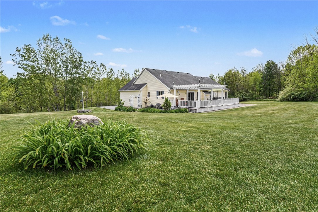 7988 Baptist Hill Road Bloomfield, NY 14469 - Photo 28 of 37