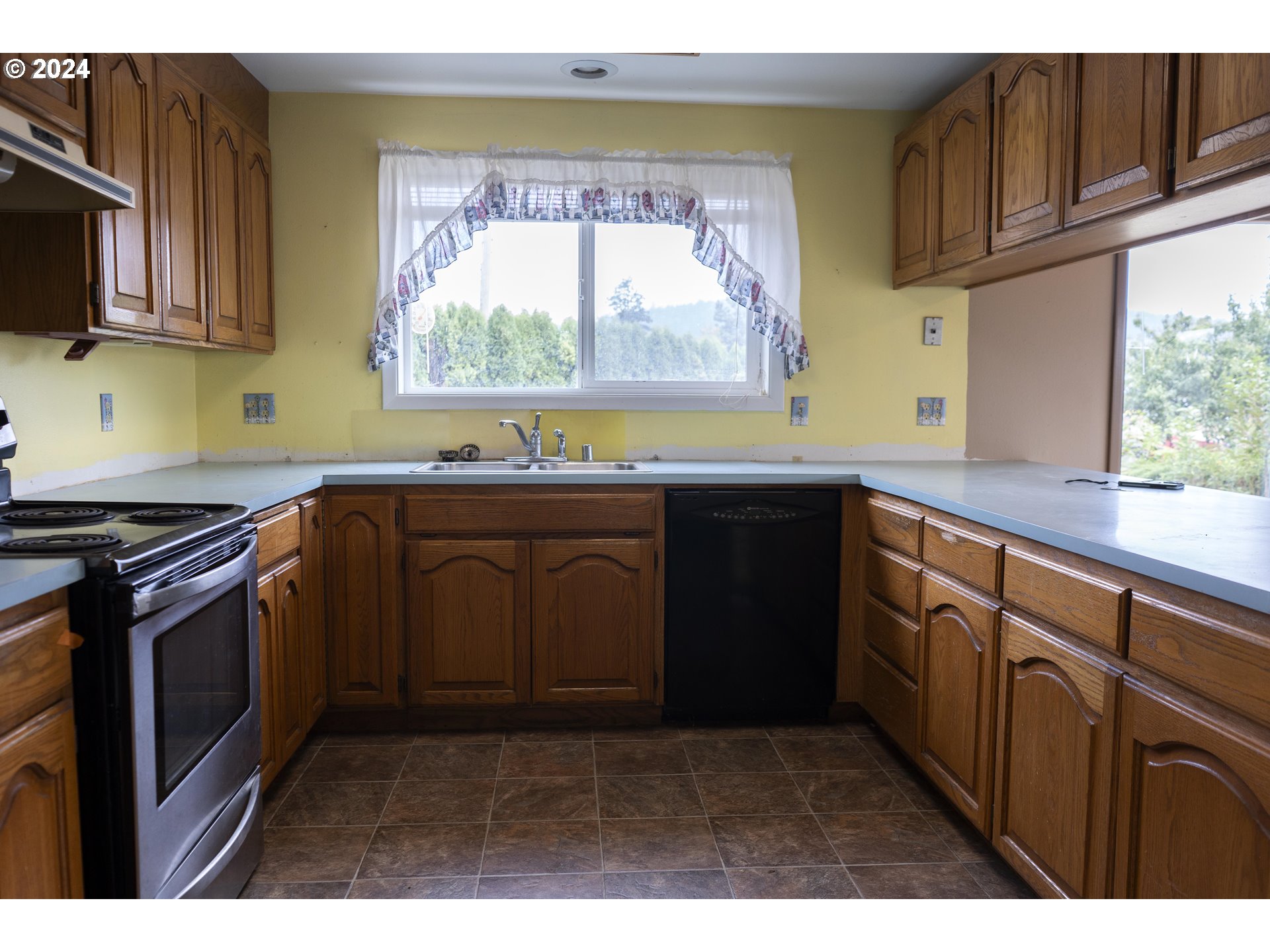 27004 Briggs Hill Road Eugene, OR 97405 - Photo 13 of 42