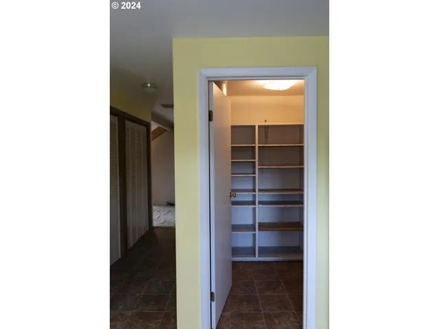 $678,000 | 27004 Briggs Hill Road, Eugene, OR 97405