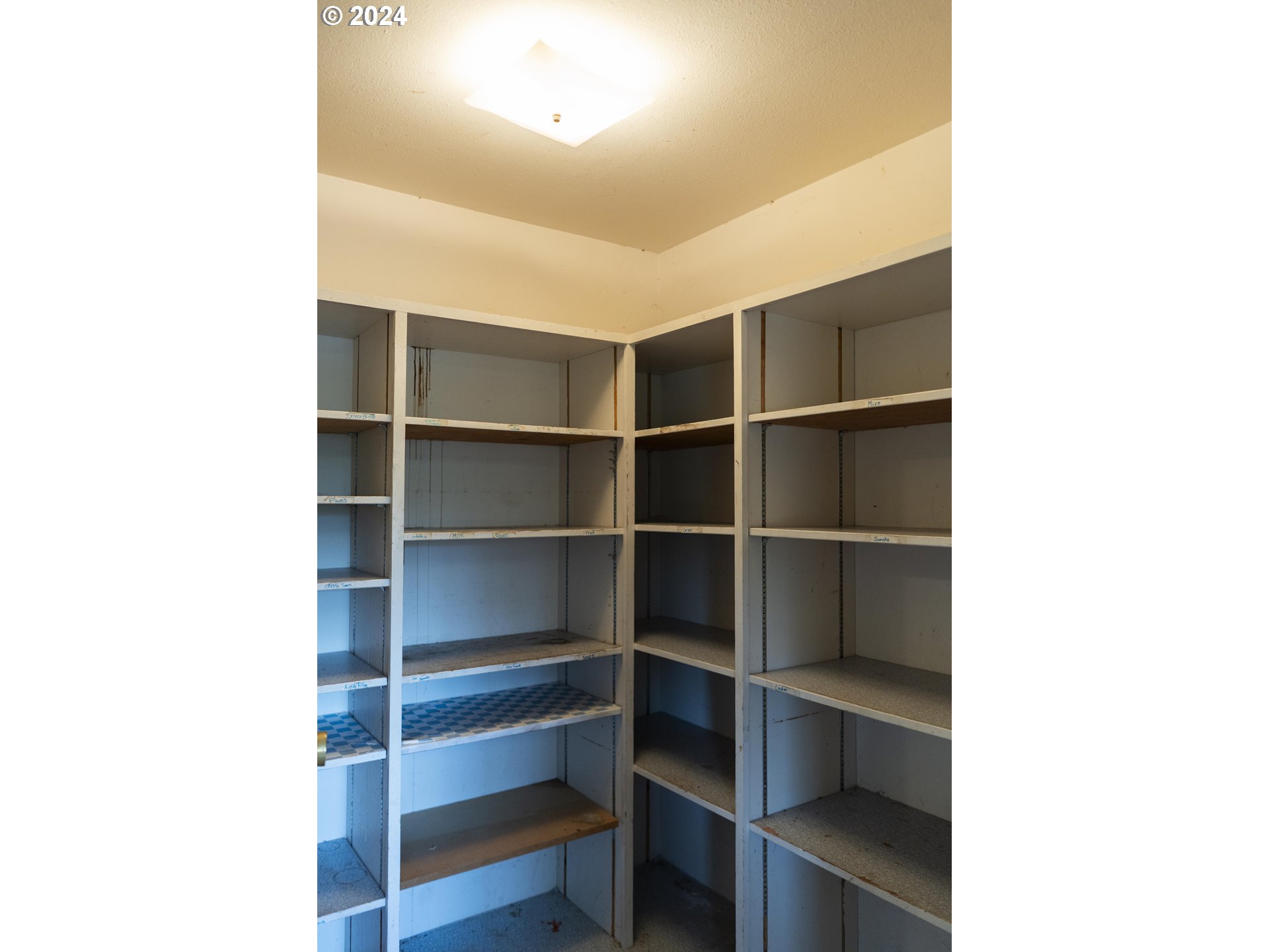 27004 Briggs Hill Road Eugene, OR 97405 - Photo 16 of 42