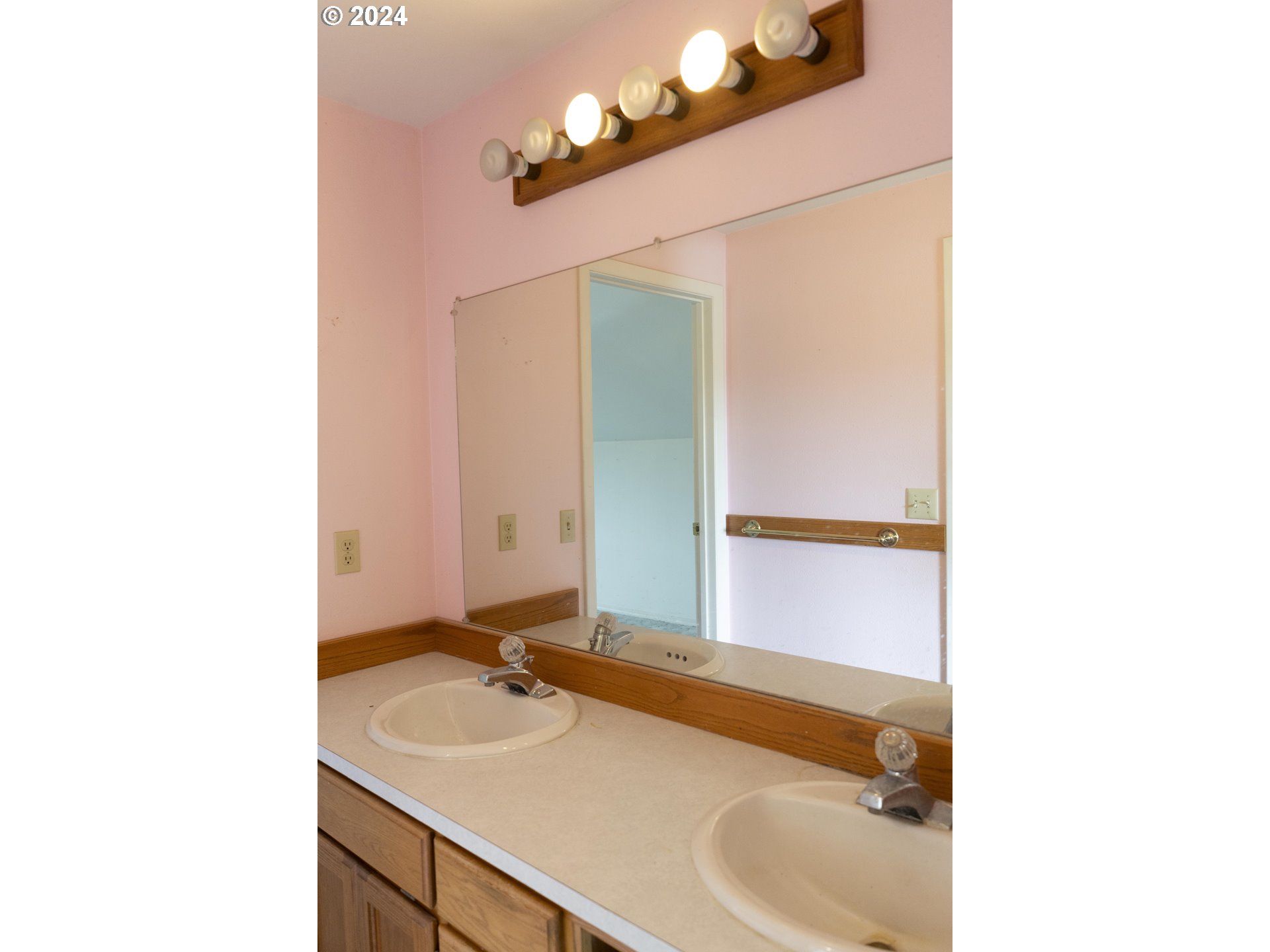 27004 Briggs Hill Road Eugene, OR 97405 - Photo 18 of 42