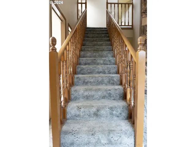 $678,000 | 27004 Briggs Hill Road, Eugene, OR 97405