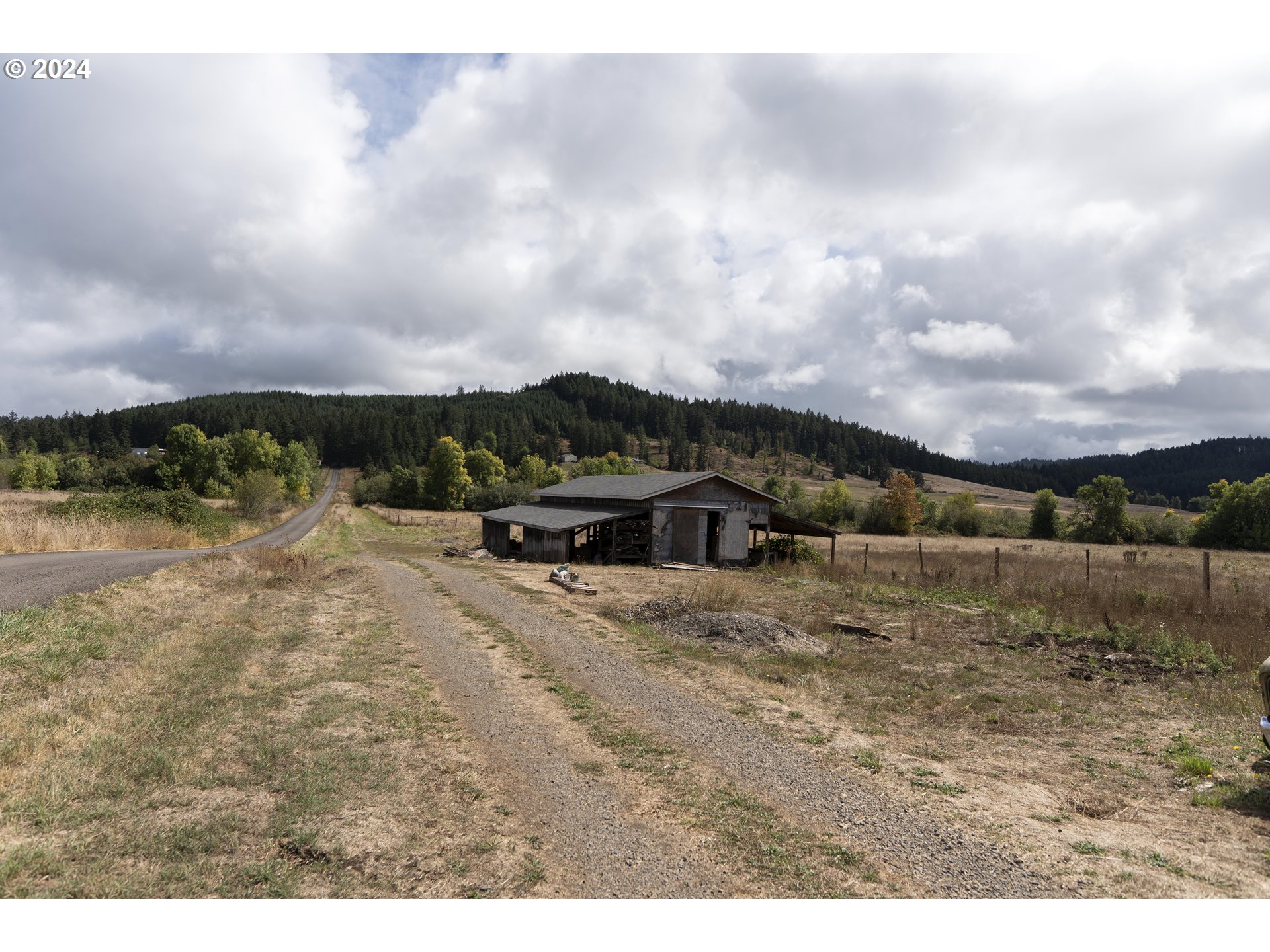 27004 Briggs Hill Road Eugene, OR 97405 - Photo 31 of 42