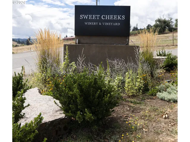 $678,000 | 27004 Briggs Hill Road, Eugene, OR 97405