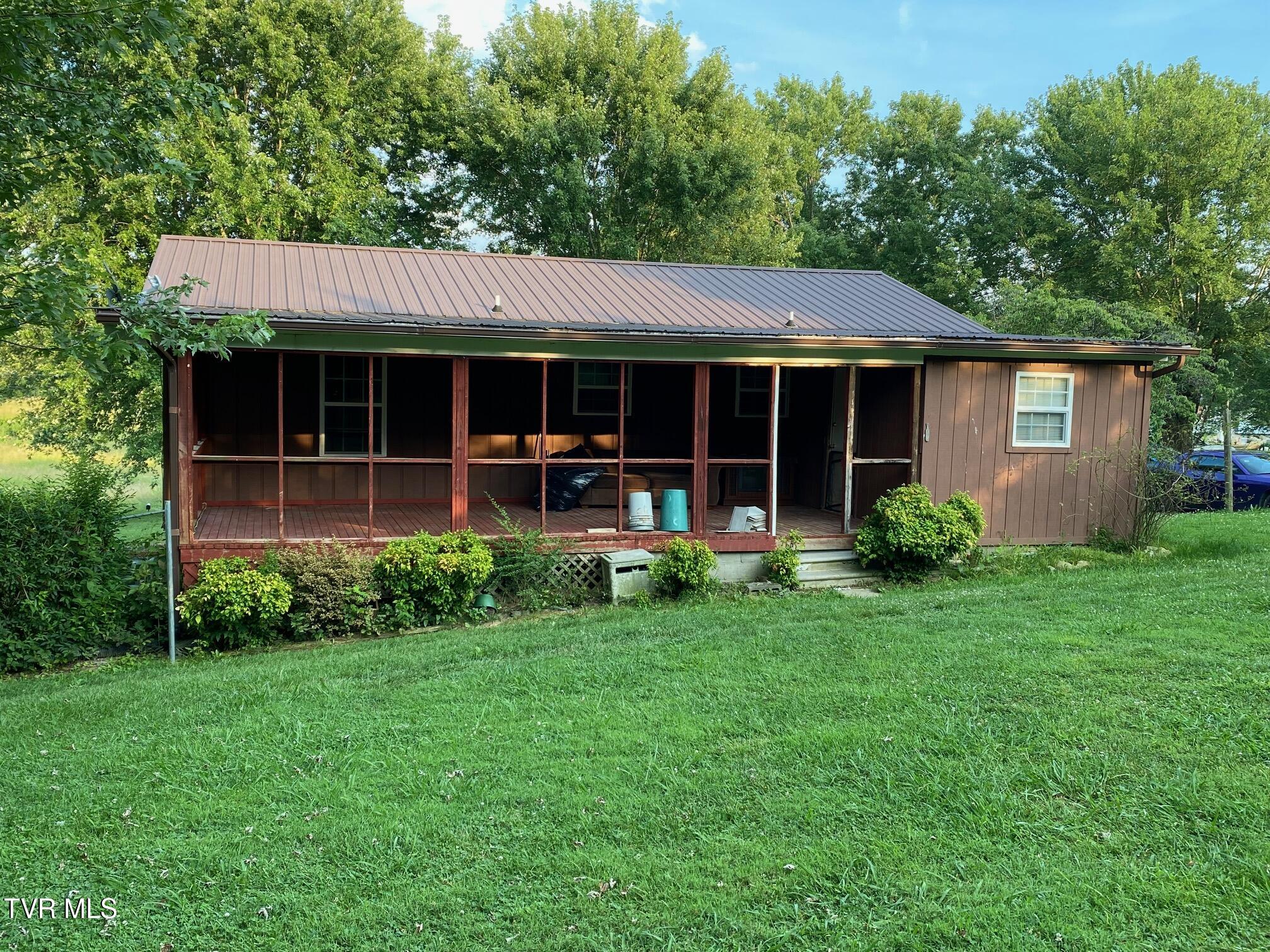 110 Mt Hebron Road Greeneville, TN 37743 - Photo 20 of 20 Gross back porch 1