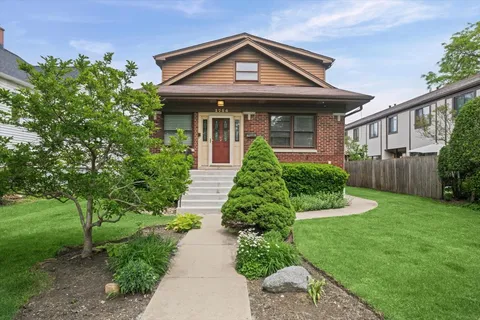 $799,000 | 1754 Henley Street, Glenview, IL 60025