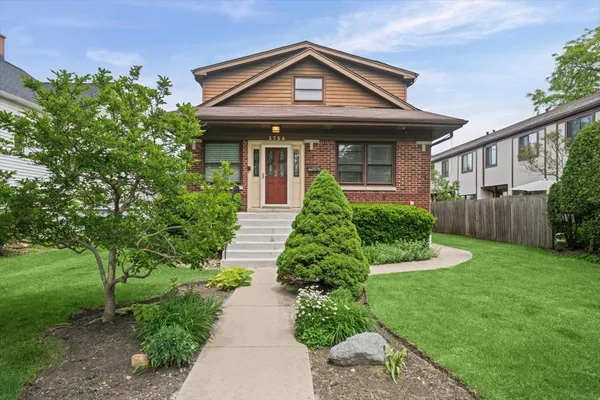 $799,000 | 1754 Henley Street, Glenview, IL 60025