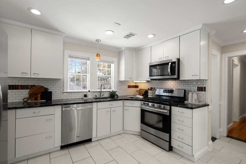53 Sheldon Road Newton, MA 02459 - Photo 12 of 35 Gallery Image 12