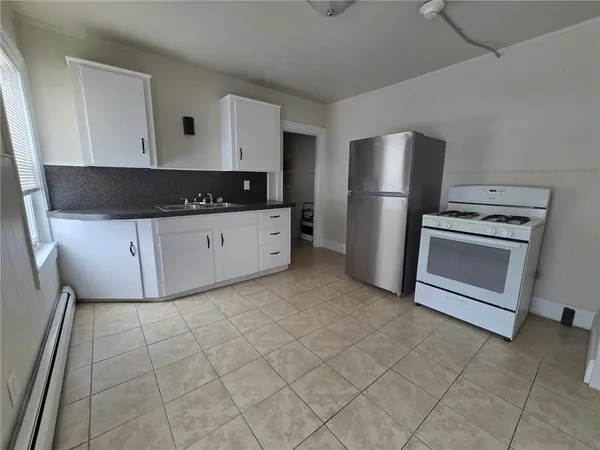 $1,650 | 292 Pleasant Street, East Providence, RI 02916