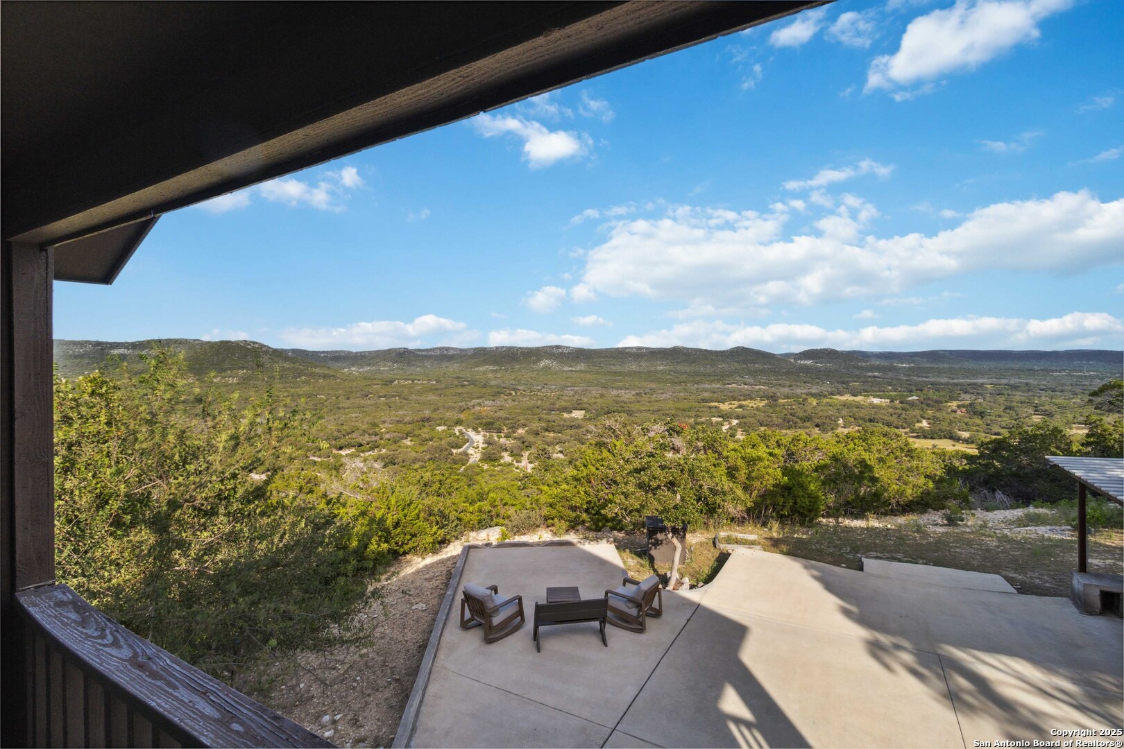 3293 North Little Creek Road Utopia, TX 78884 - Photo 41 of 65 a view of a city from the terrace