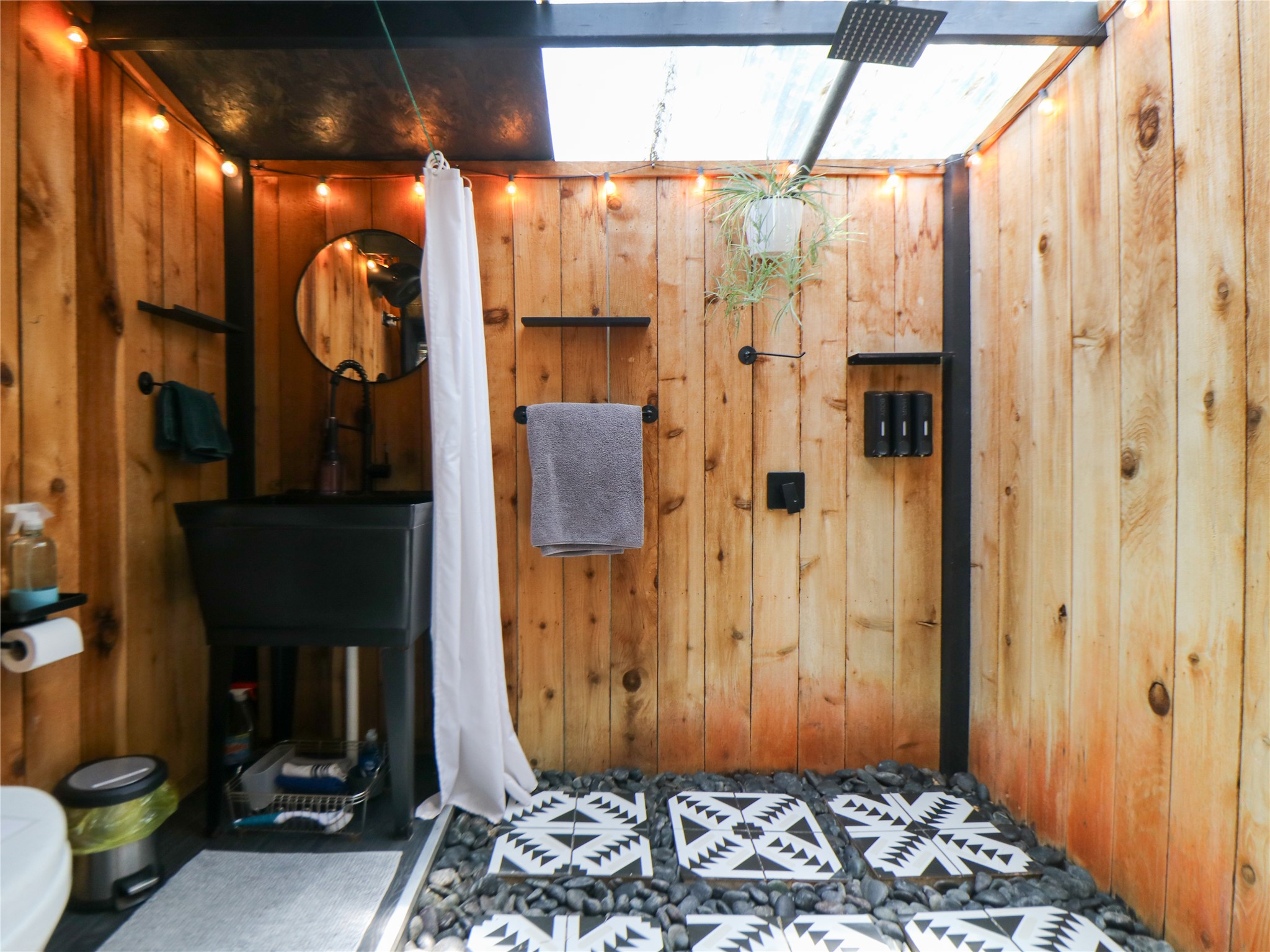 5200 Ranch To Market 1431 Marble Falls, TX 78654 - Photo 3 of 38 a bathroom with a shower