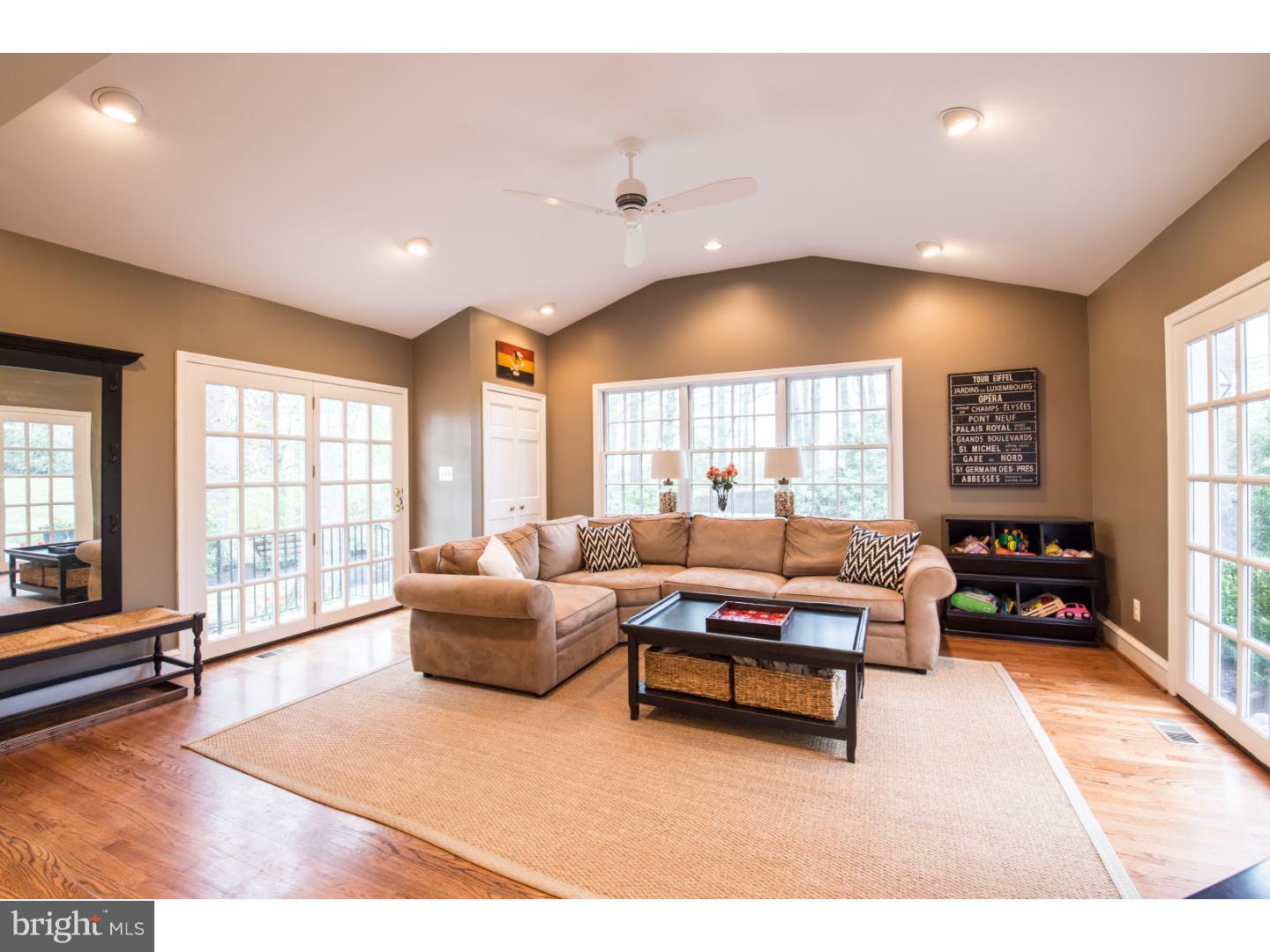 415-419 Custis Road Glenside, PA 19038 - Photo 10 of 25 Family Room