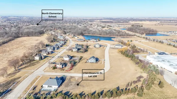 $53,000 | 1718 Ellsworth Drive, Sycamore, IL 60178