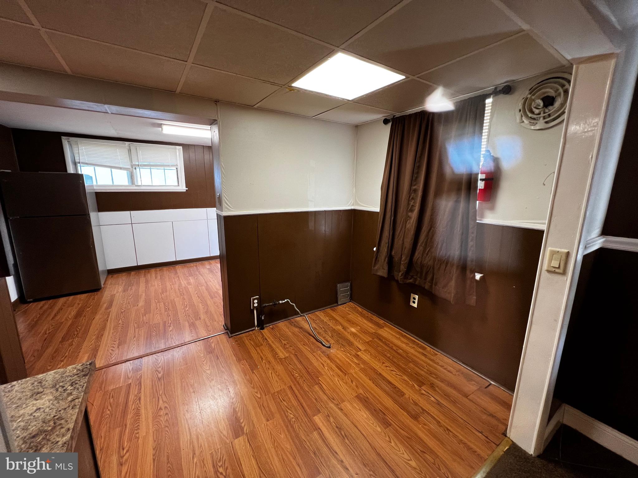 960 Springfield Road Collingdale, PA 19023 - Photo 5 of 20 Eat-In Kitchen