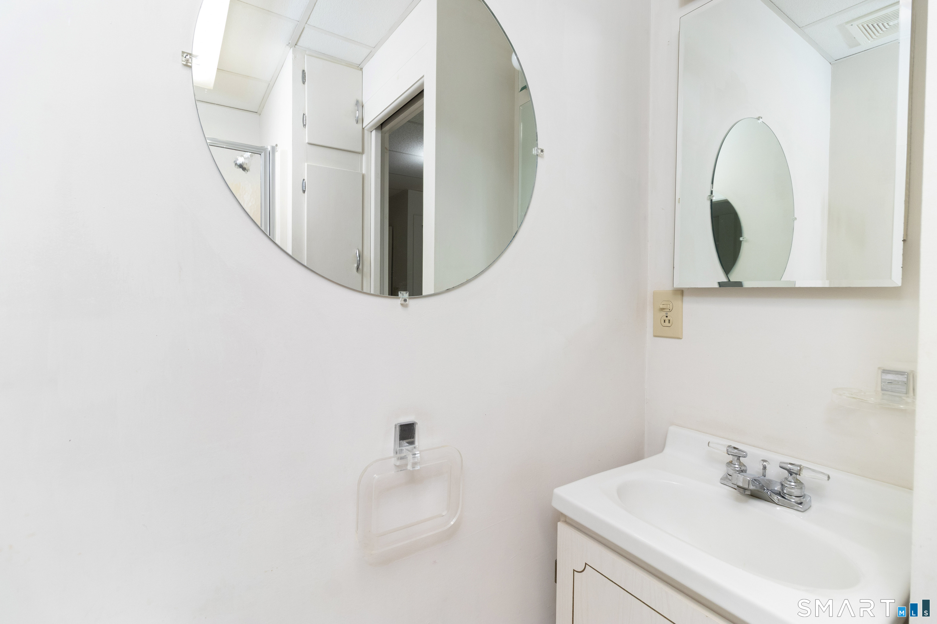 208 Boston Street Guilford, CT 06437 - Photo 18 of 37