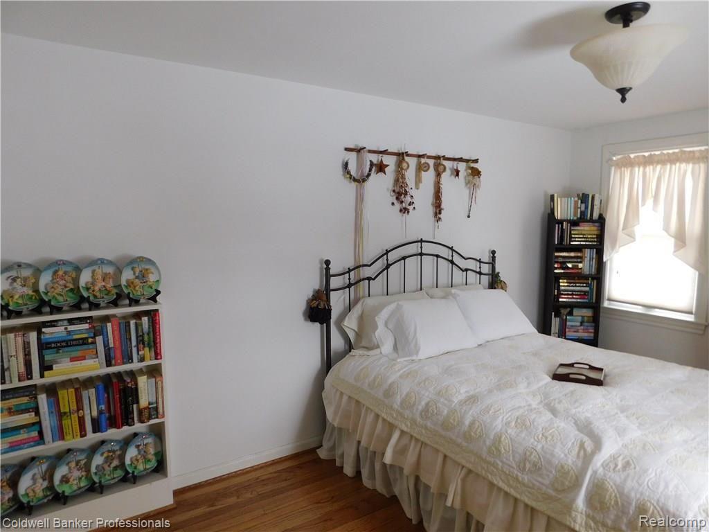 1778 Bournemouth Road Grosse Pointe Woods, MI 48236 - Photo 15 of 21