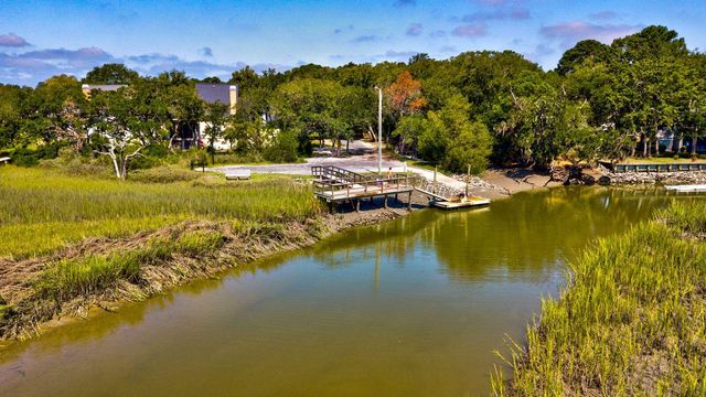 $695,000 | 716 Goodlet Circle, Charleston, SC 29412