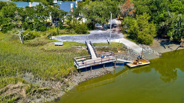 $695,000 | 716 Goodlet Circle, Charleston, SC 29412