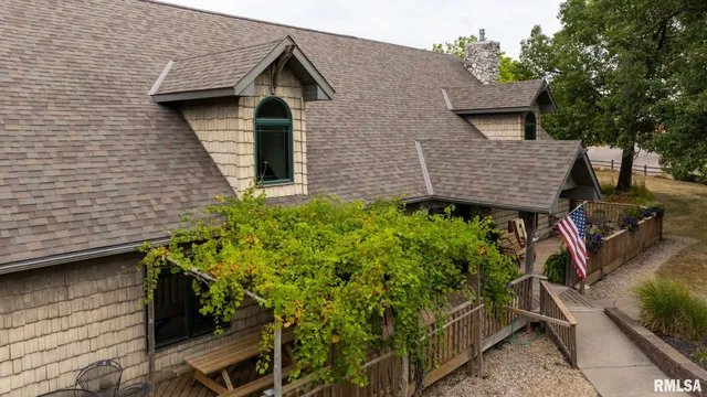 $825,000 | 2211 East 640th Place, Ursa, IL 62376