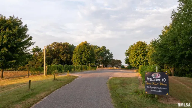 $825,000 | 2211 East 640th Place, Ursa, IL 62376