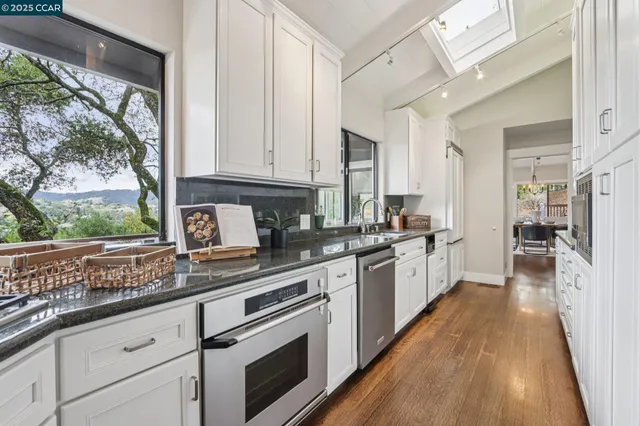 $2,855,000 | 858 Mountain View Drive, Lafayette, CA 94549