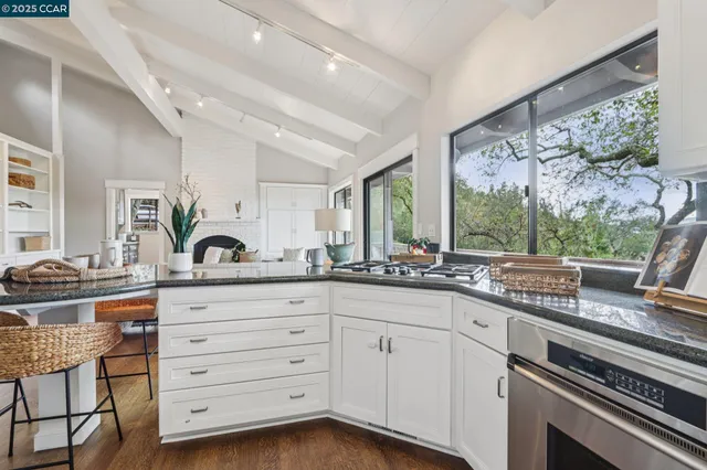 $2,855,000 | 858 Mountain View Drive, Lafayette, CA 94549