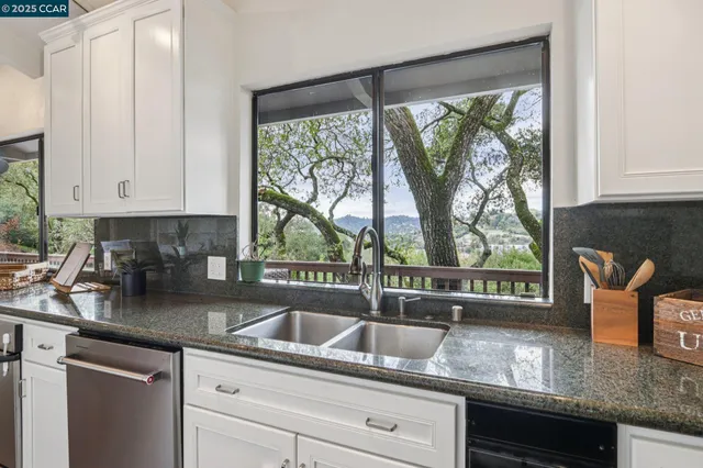 $2,855,000 | 858 Mountain View Drive, Lafayette, CA 94549